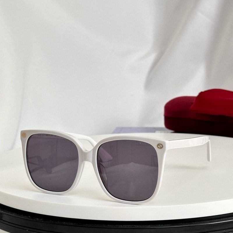 Gucci Sunglasses 239